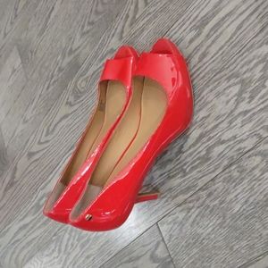 Beautiful red heels by Calvin Klein 🌼☘️🍀